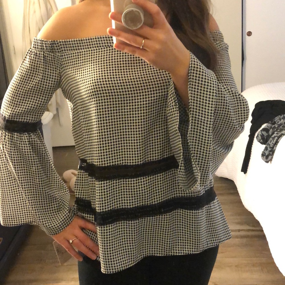 Off the shoulder gingham plaid blouse!